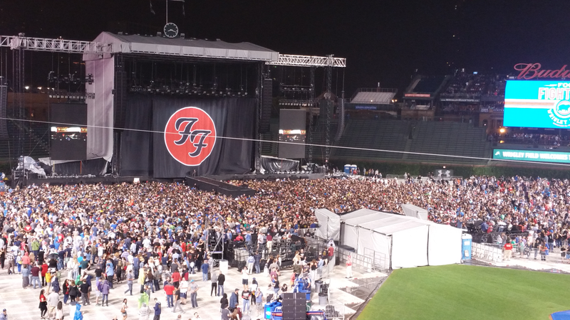 Illustration for article titled Dave Grohl brings intimacy and emotion to stadium rock